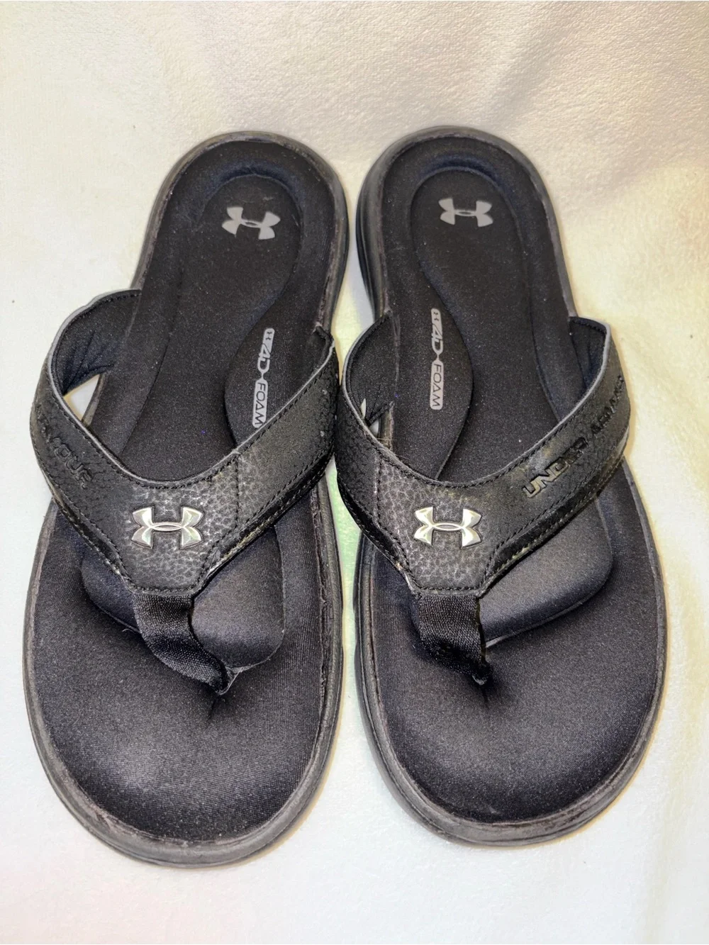 Under Armour mens Black Logo Foam Flip-Flops men size 9